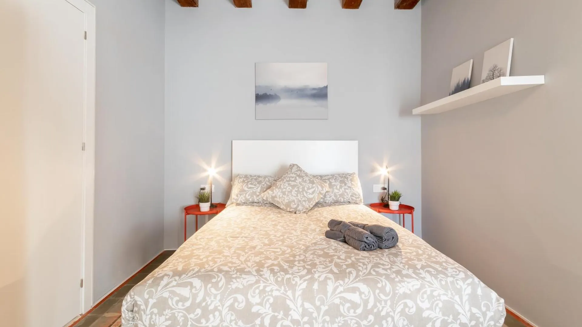 Fusina Apartment Barcelona 0*,  Spain